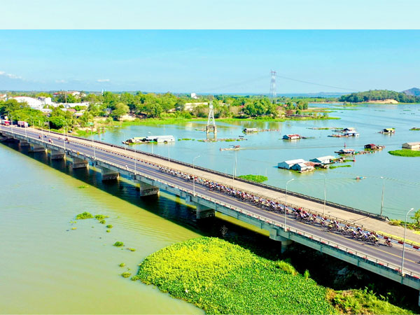 Cầu La Ngà thuộc QL 20 kết nối xã La ngà và Xã Định quán tỉnh Đồng nai